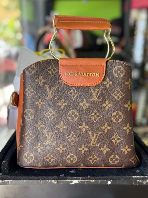 תיק קטן louis vuitton