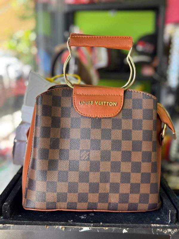תיק קטן louis vuitton