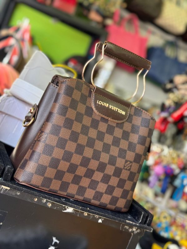 תיק קטן louis vuitton