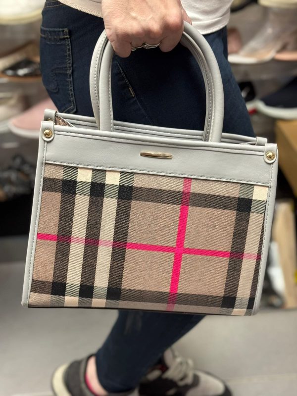 תיק burberry בינוני