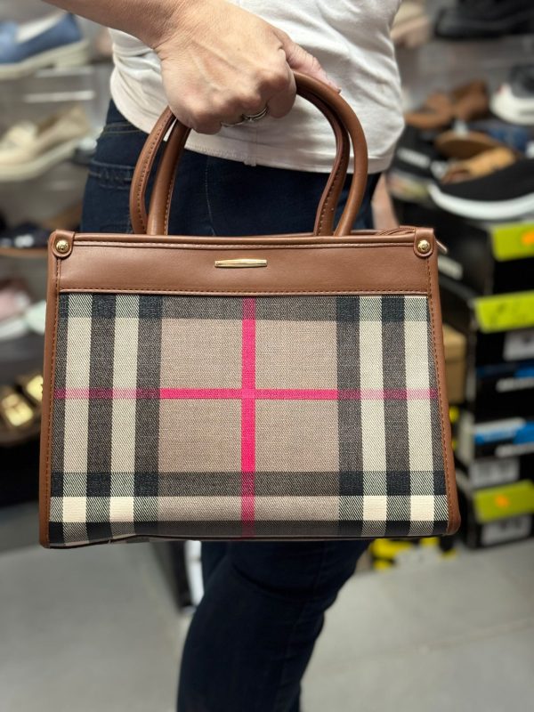 תיק burberry בינוני