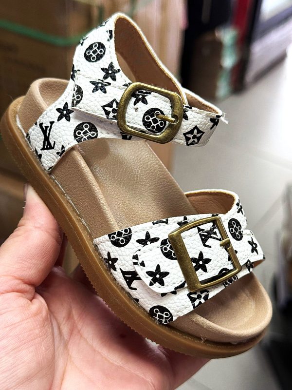 סנדלי בנות louis vuitton