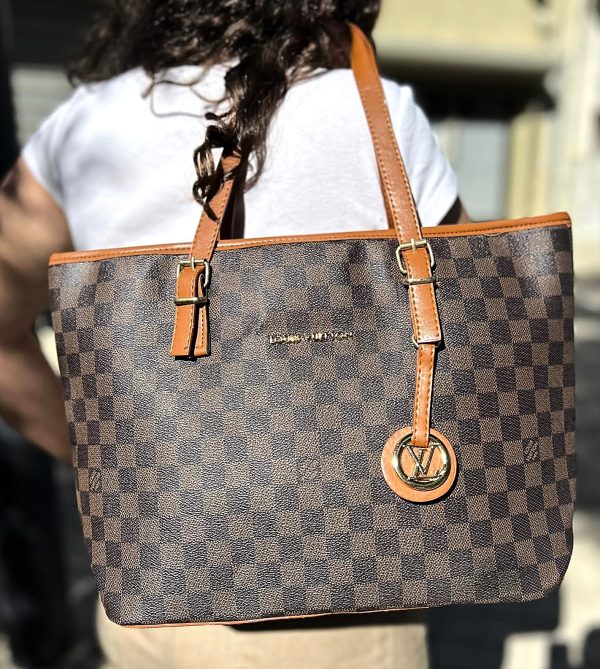 תיק גדול louis vuitton