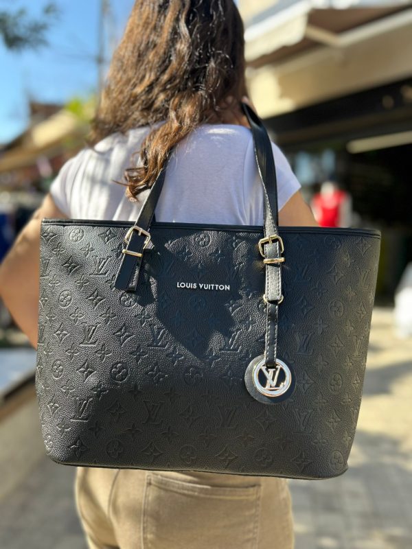 תיק גדול louis vuitton